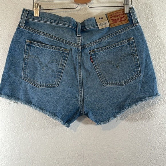 Levi’s 501 High Rise Med Wash Denim Distressed Shorts With Pockets Size 33 NEW - Picture 5 of 11